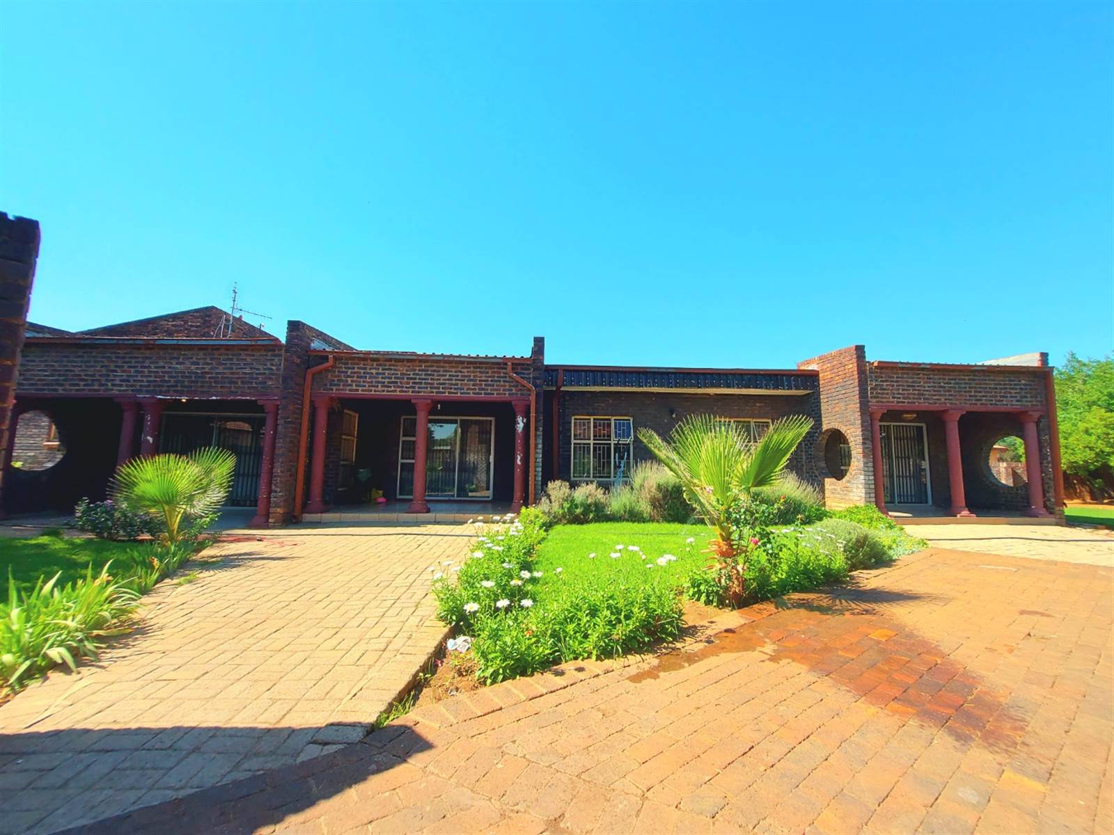 4 Bed House in Mmabatho unit 6 photo number 1