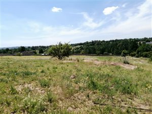 8565 m² Land available in Farmall