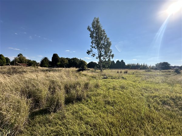 1.1 ha Land available in Flamwood
