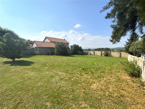 730 m² Land