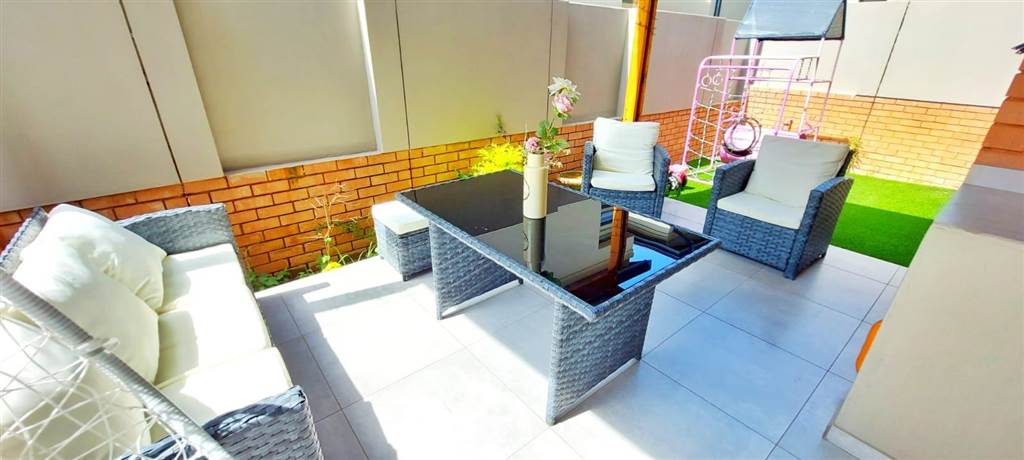 3 Bed Townhouse in Kyalami photo number 10