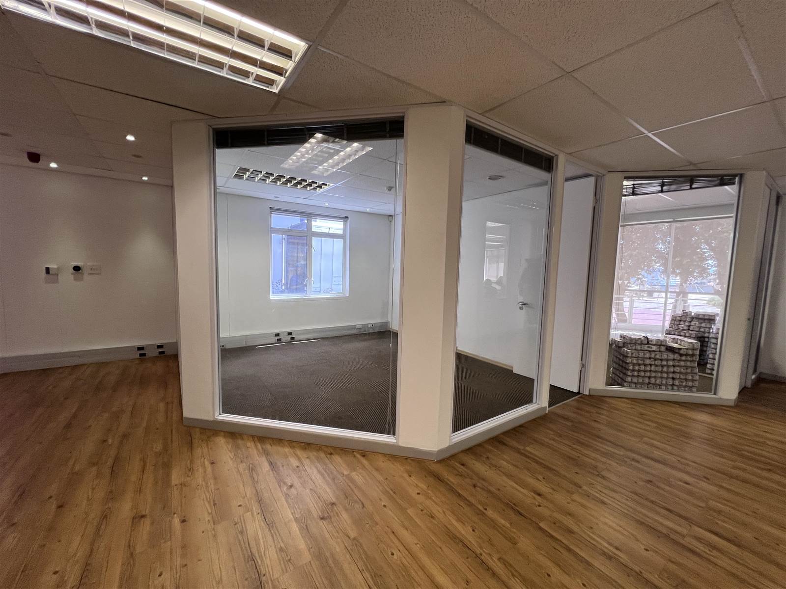 977  m² Commercial space in Mouille Point photo number 20