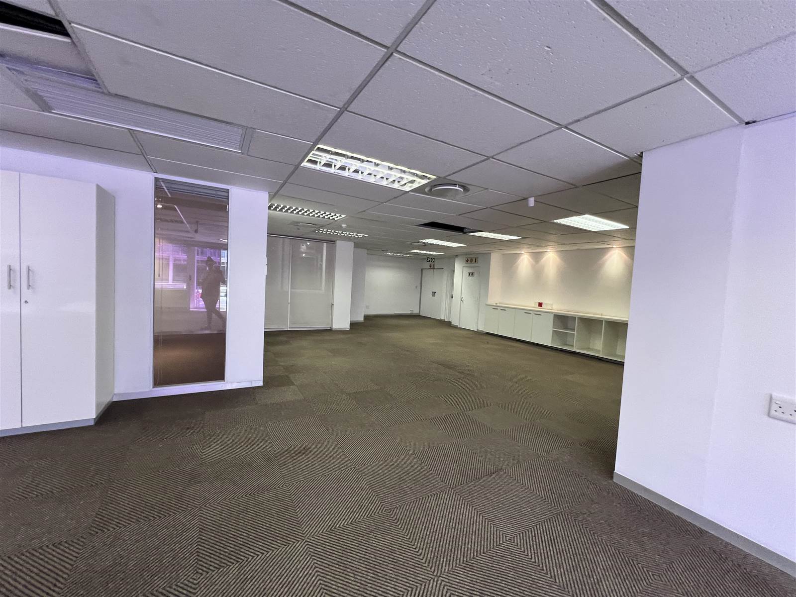 977  m² Commercial space in Mouille Point photo number 14
