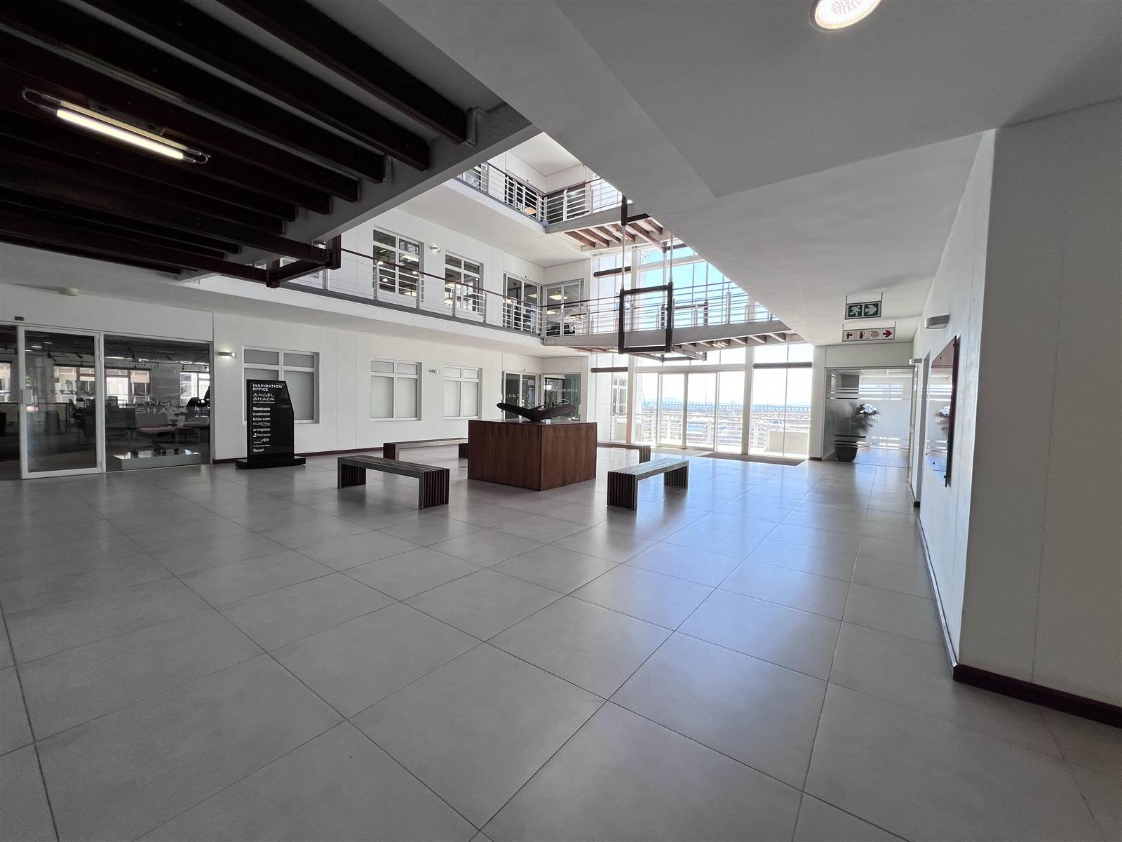 977  m² Commercial space in Mouille Point photo number 26