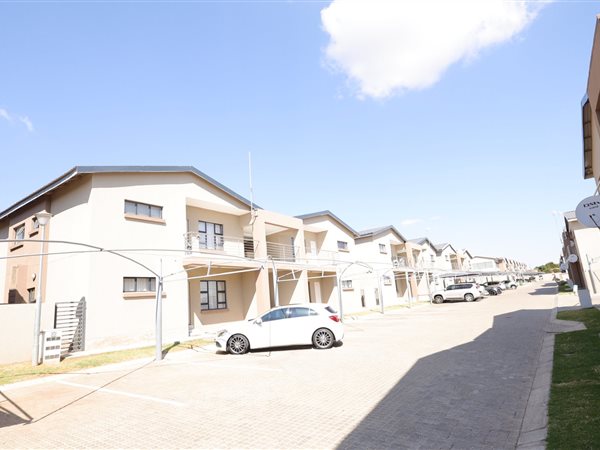 3 Bedroom Apartment 3 Bedroom Apartment