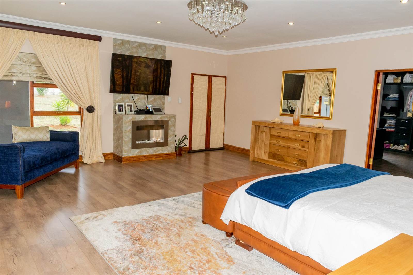 8 Bed House in Mooikloof Equestrian Estate photo number 18