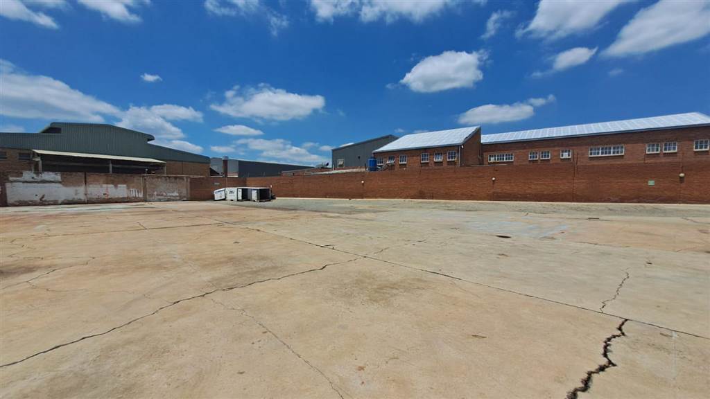 2142  m² Industrial space in Silverton photo number 1