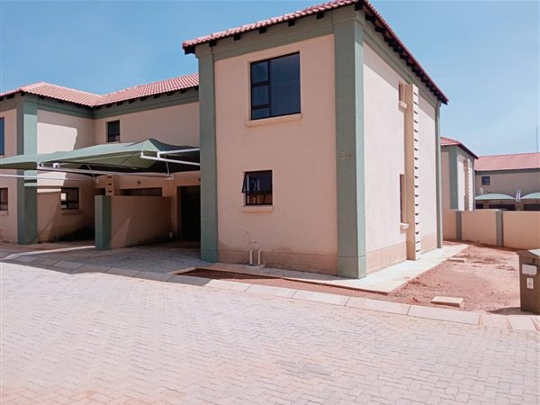 3 Bedroom Townhouse 3 Bedroom Townhouse