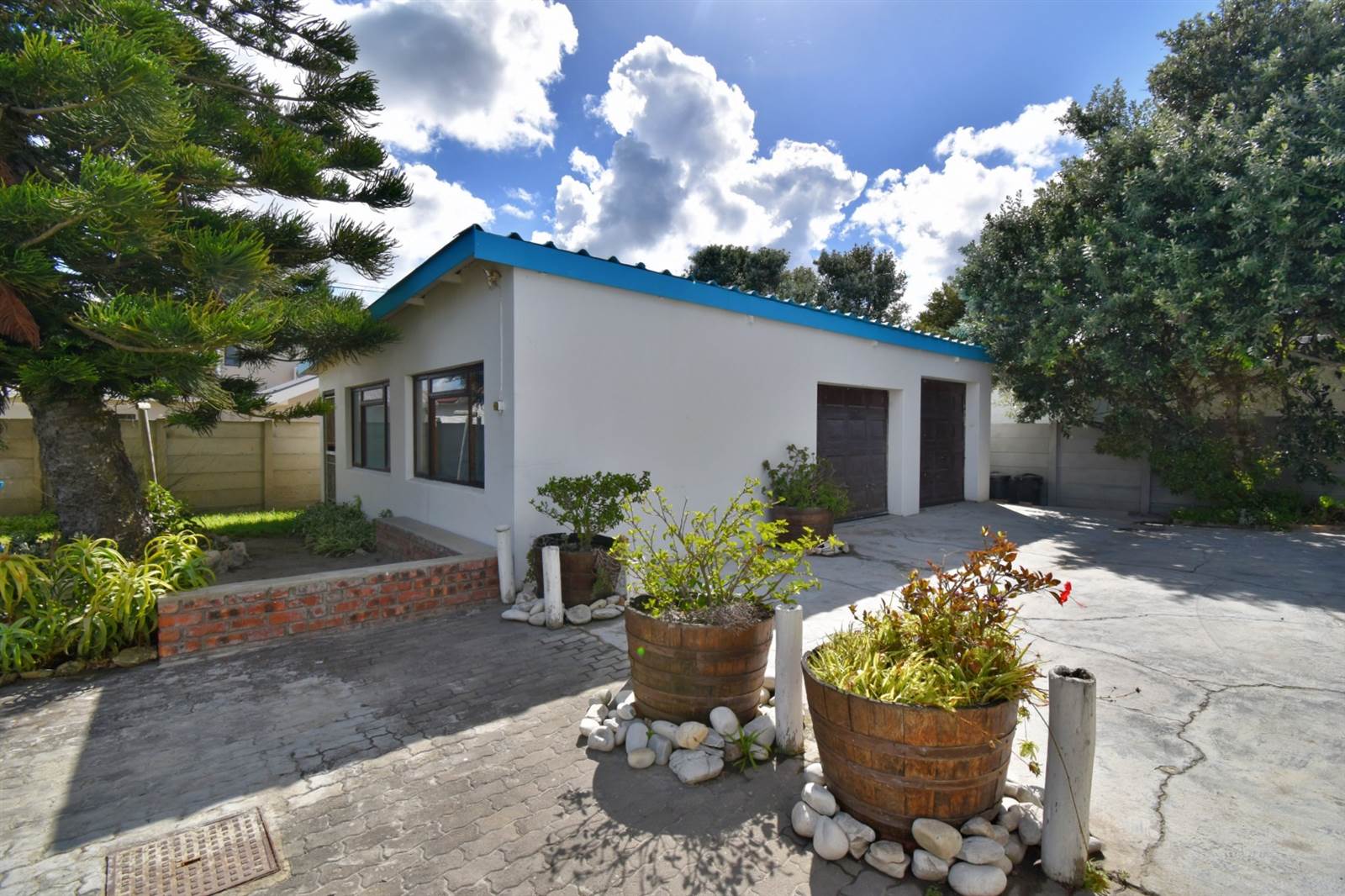 8 Bed House in Struisbaai photo number 23