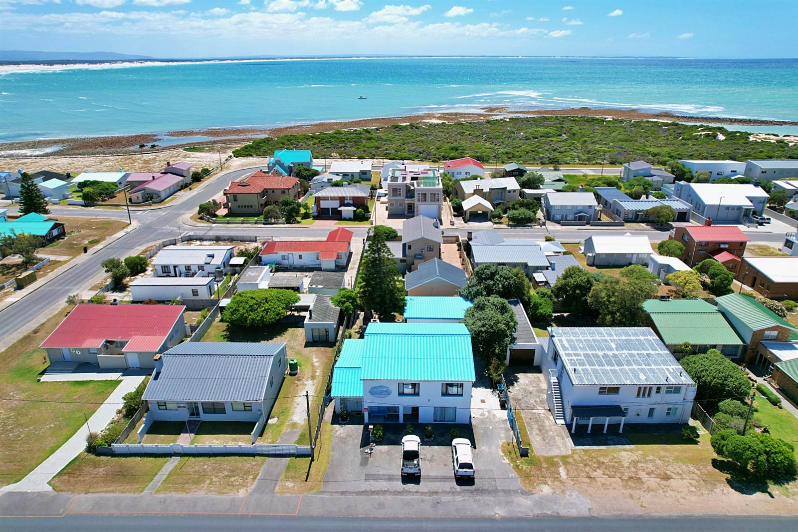 8 Bed House in Struisbaai photo number 1