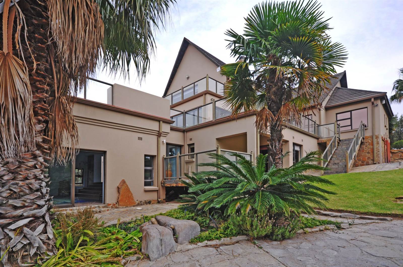 7 Bed House in Vaal Dam photo number 1