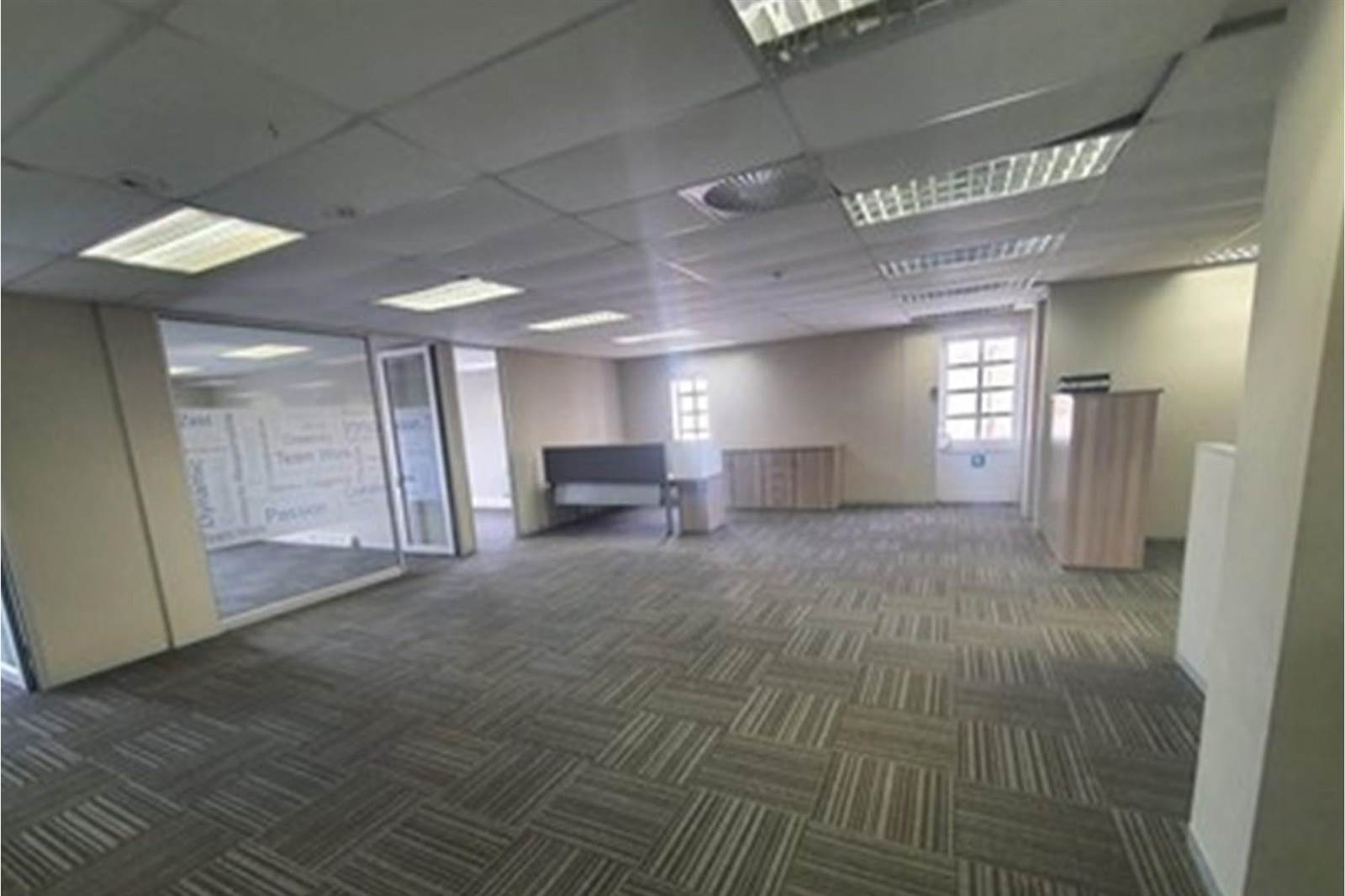 350  m² Commercial space in Newton Park photo number 2