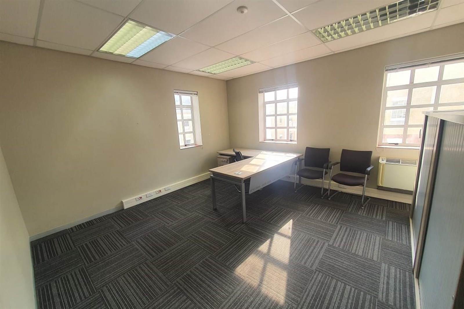 350  m² Commercial space in Newton Park photo number 8