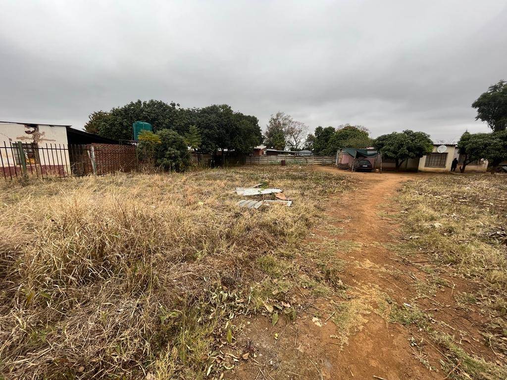 1300 m² Land available in Makhado (Louis Trichardt) photo number 4