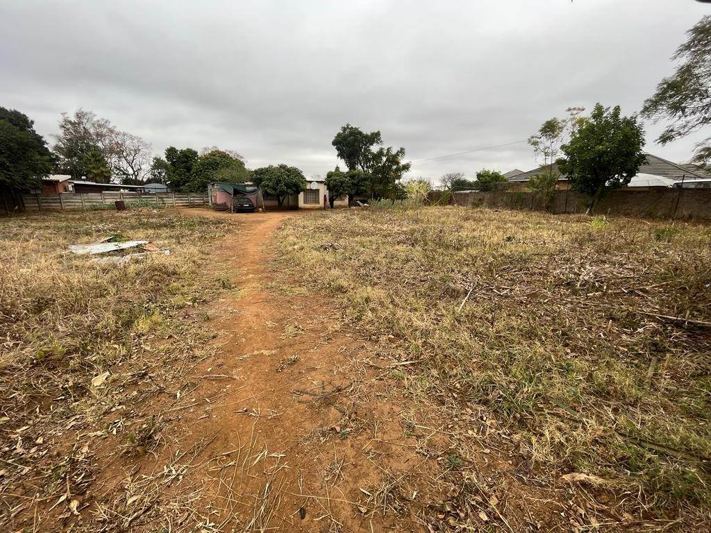 1300 m² Land available in Makhado (Louis Trichardt) photo number 3
