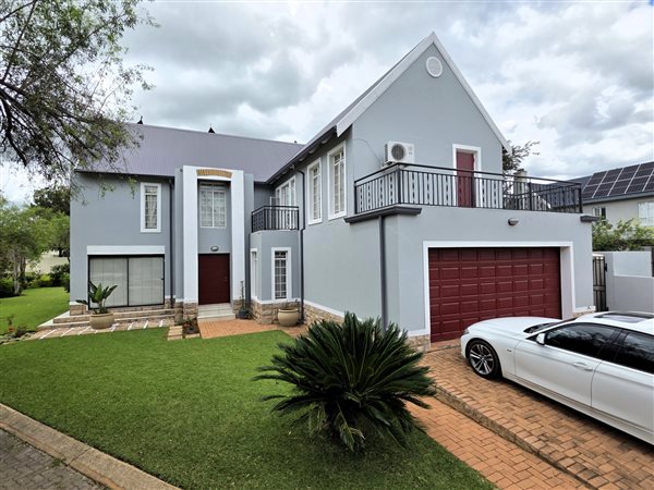 4 Bedroom House 4 Bedroom House
