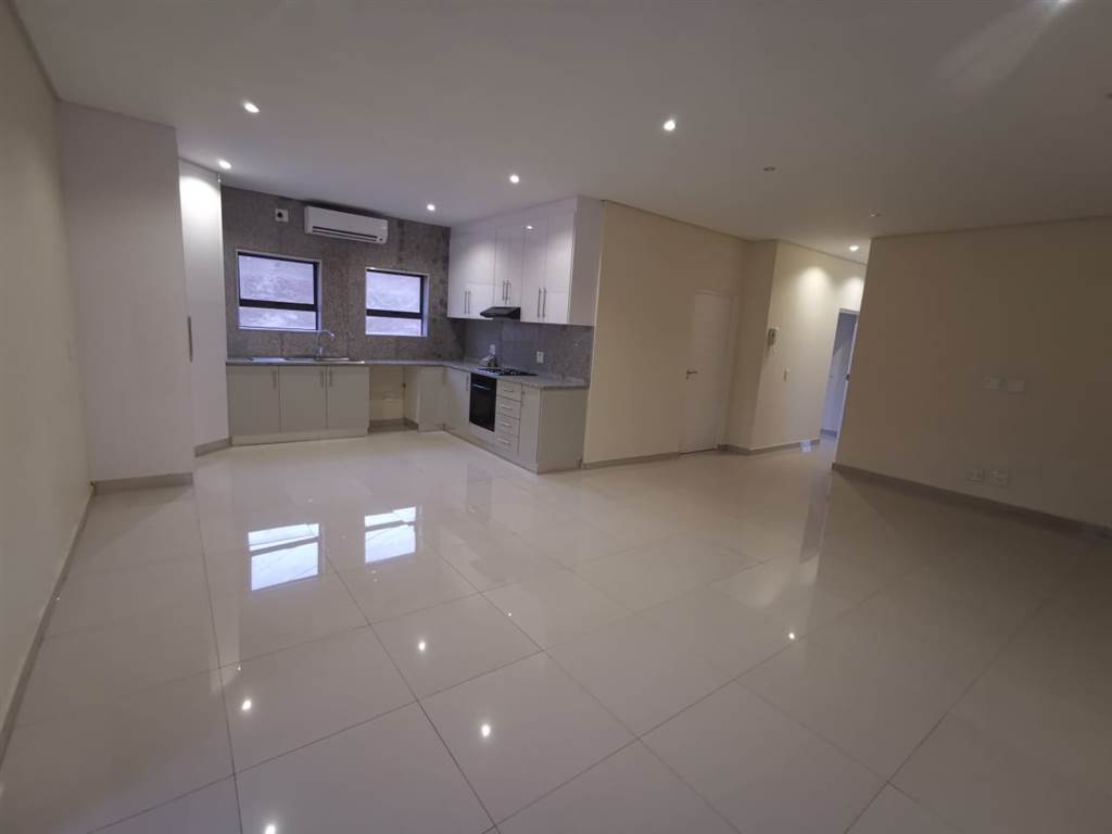 2 Bed Apartment in Overport photo number 2
