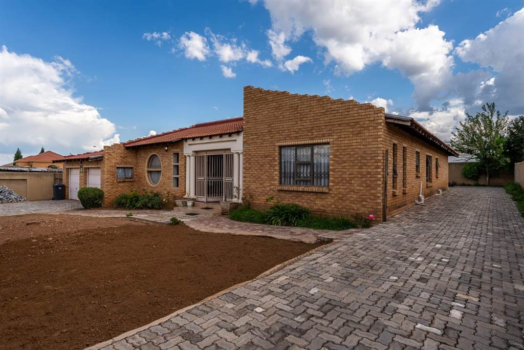 5 Bed House for sale in Liefde en Vrede T4566244 Private Property