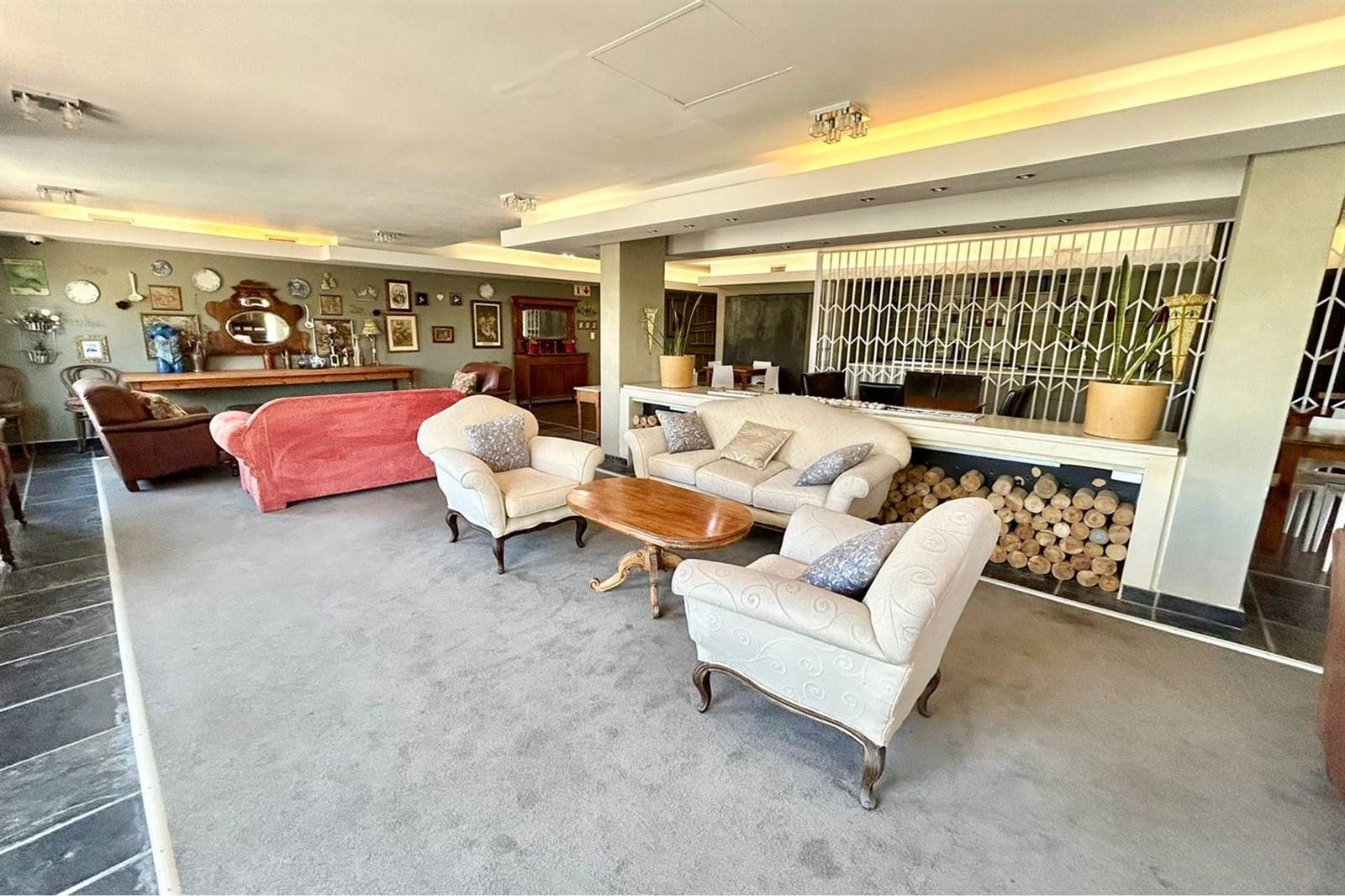 2 Bed Apartment in Royal Ascot photo number 9