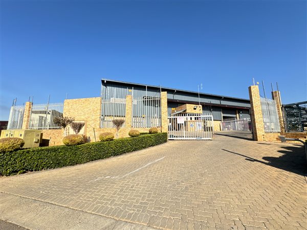 2 985  m² Industrial space