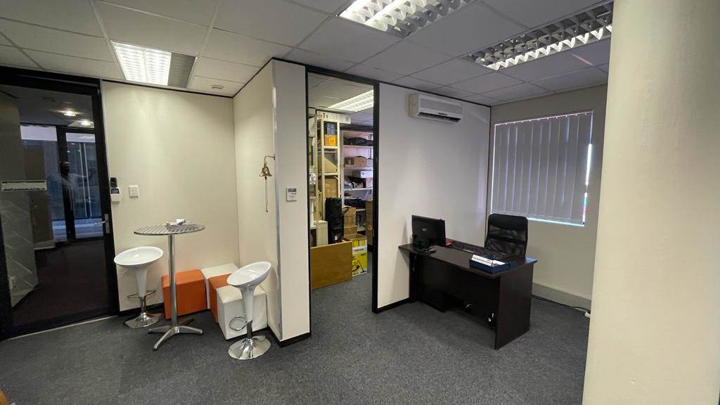 170  m² Office Space in La Lucia photo number 5