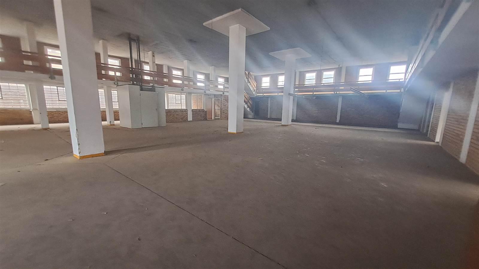 1600  m² Industrial space in Silverton photo number 4