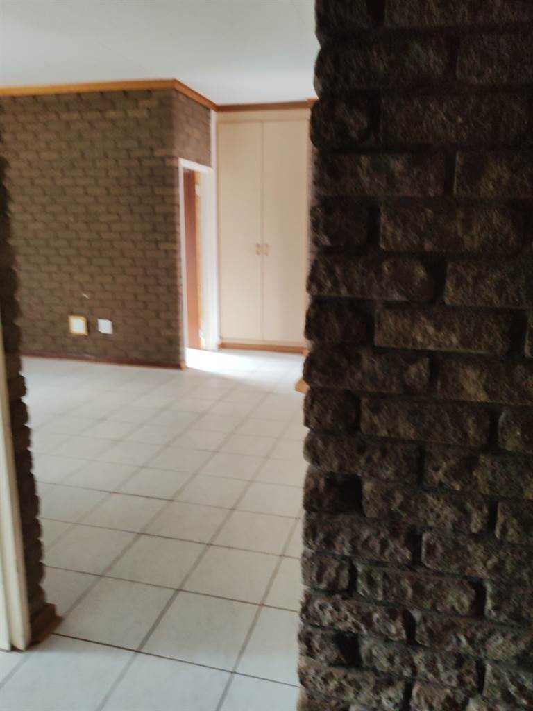 3 Bed Townhouse in Postmasburg photo number 23