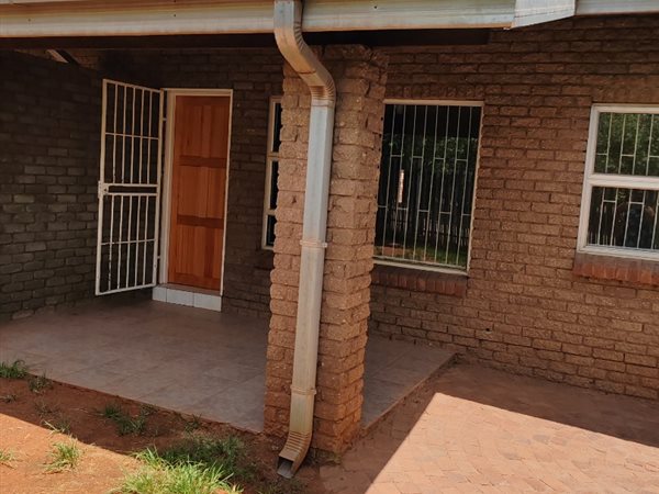 3 Bed Townhouse in Postmasburg