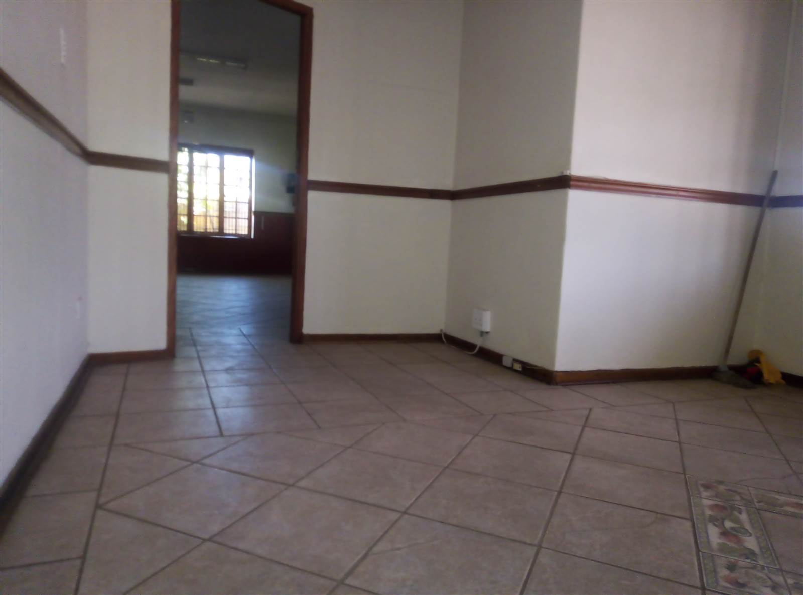290  m² Commercial space in Rustenburg Central photo number 11