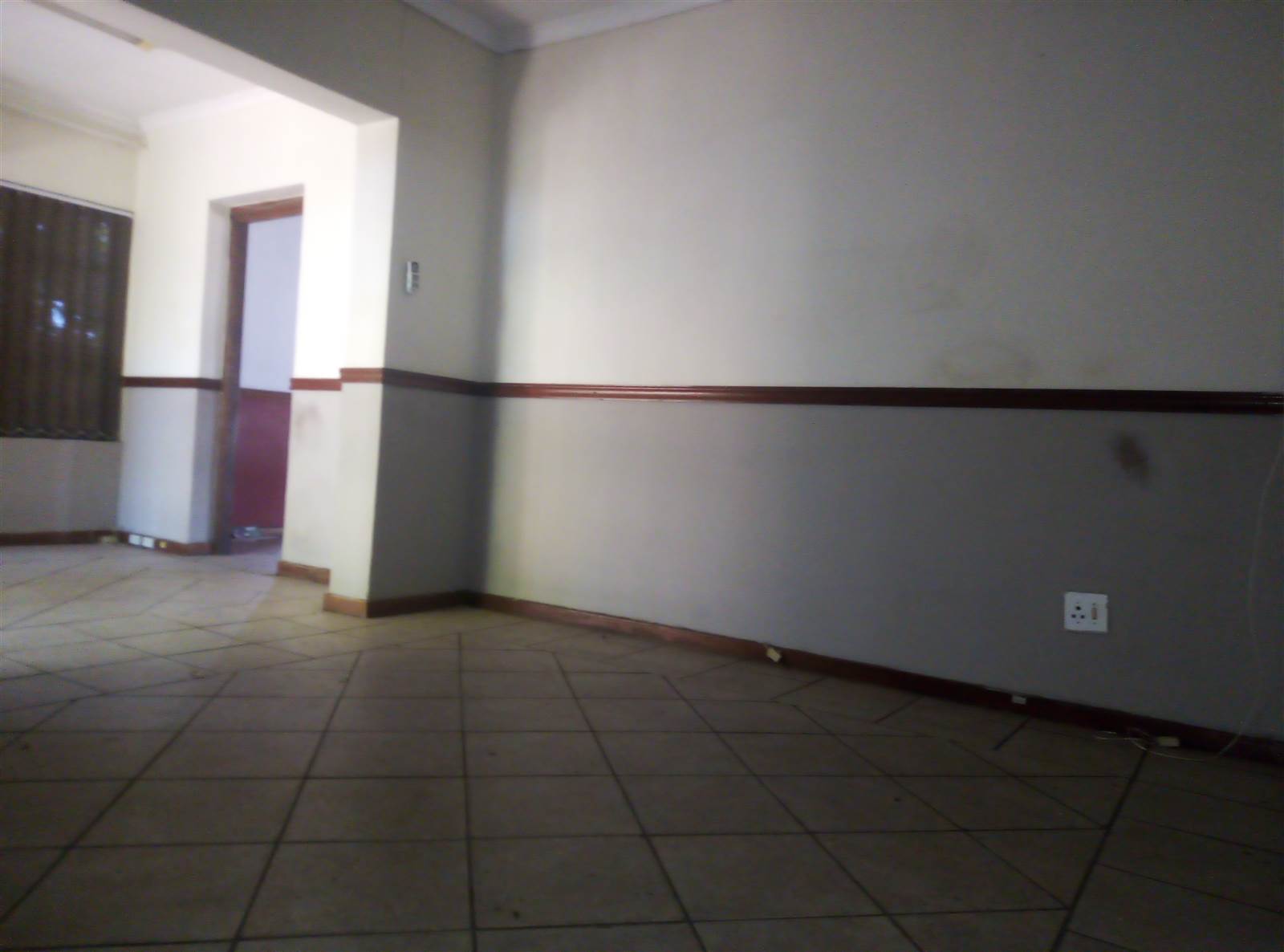 290  m² Commercial space in Rustenburg Central photo number 4