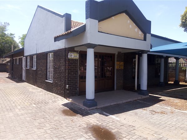 290  m² Commercial space in Rustenburg Central