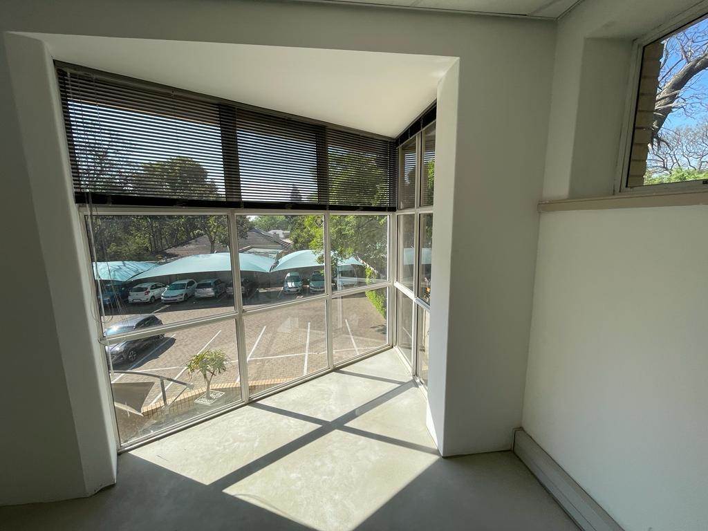150  m² Commercial space in Parktown North photo number 19