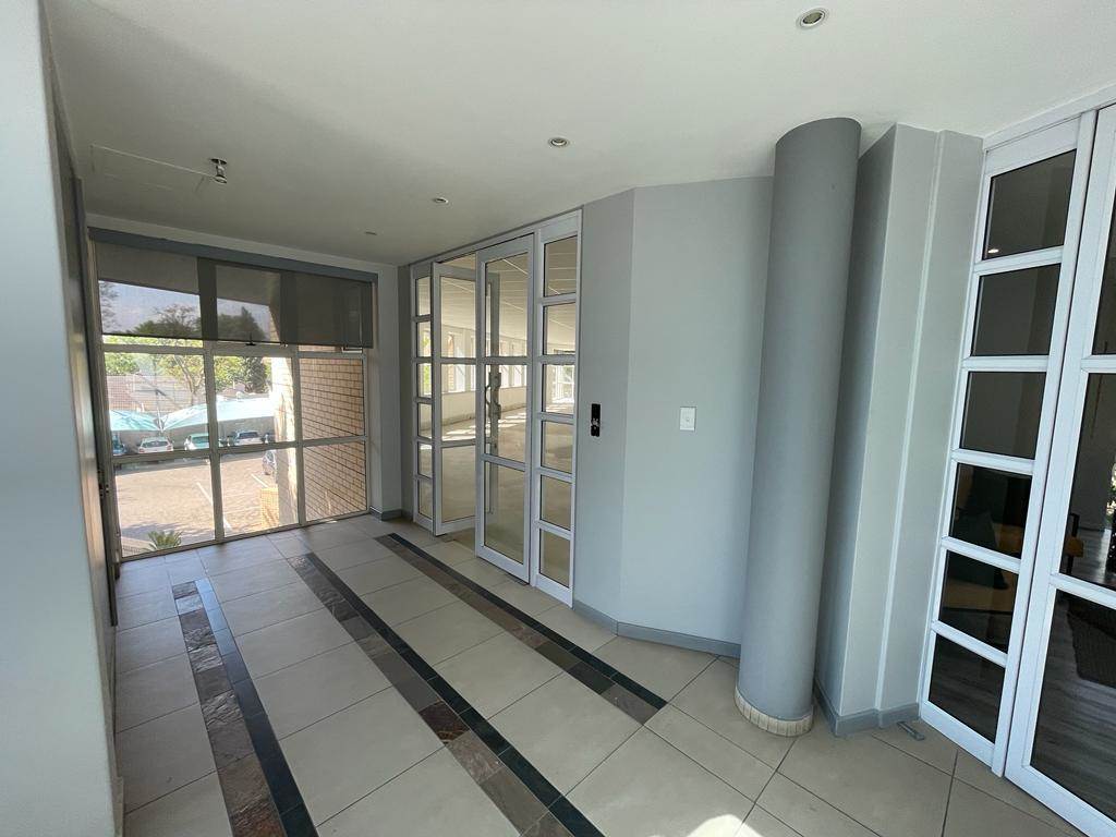 150  m² Commercial space in Parktown North photo number 27