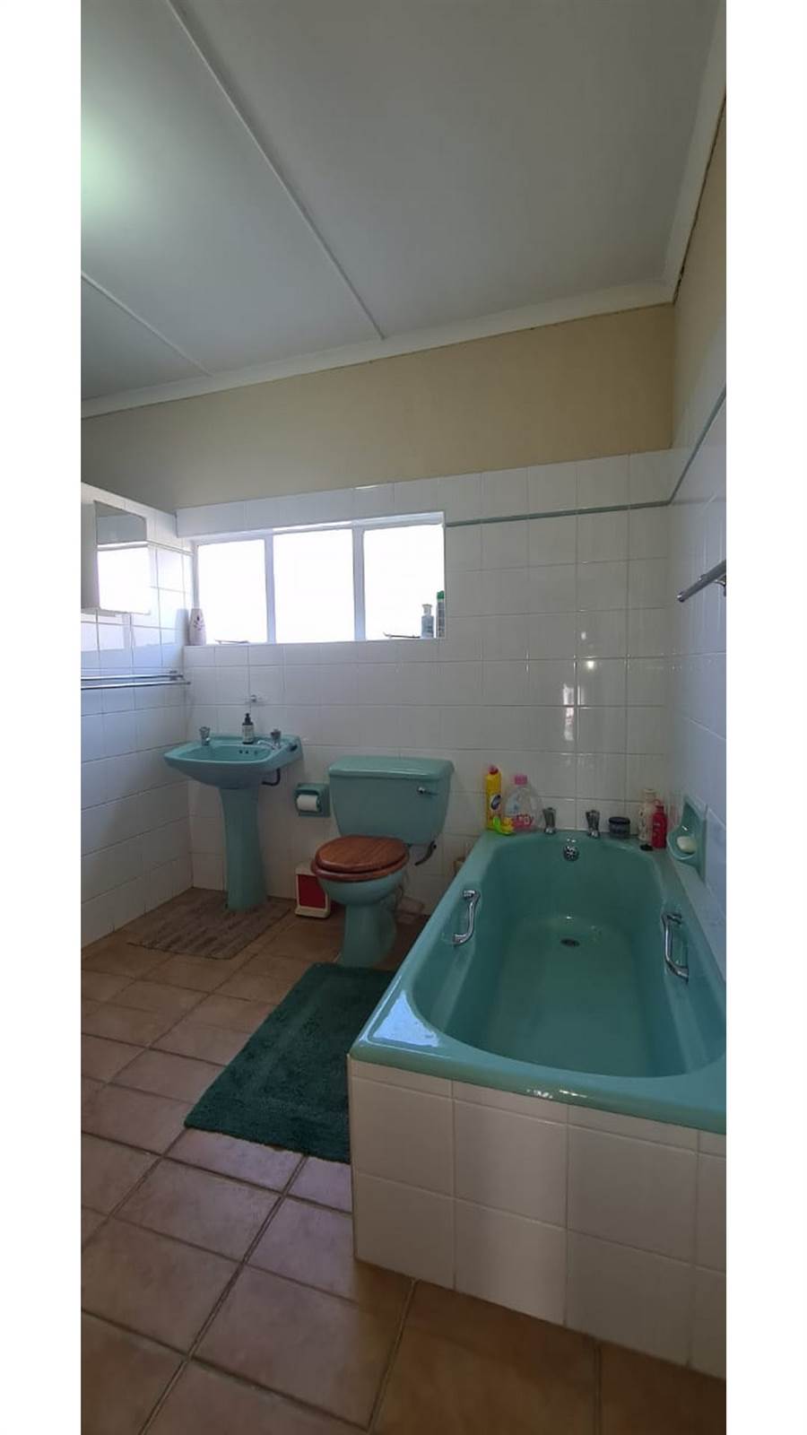 4 Bed House in Jeffreys Bay photo number 19