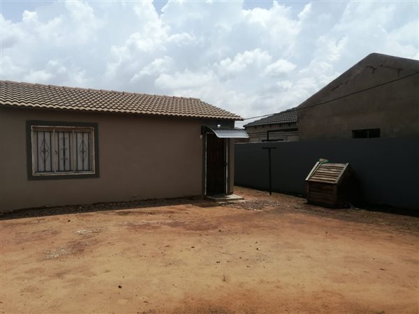 2 Bedroom House 2 Bedroom House
