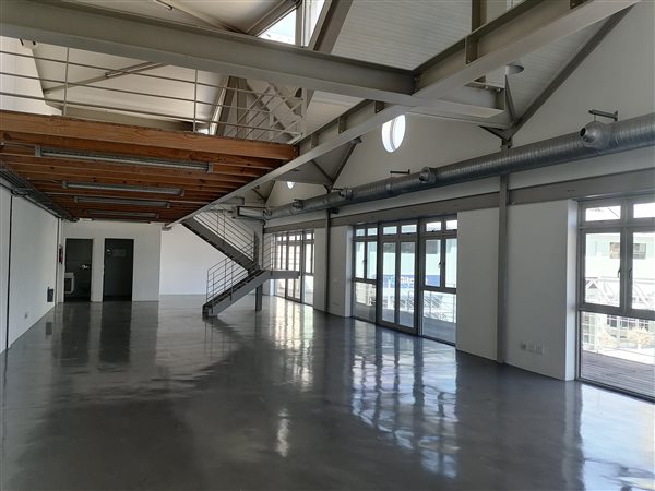 184  m² Commercial space in Woodstock