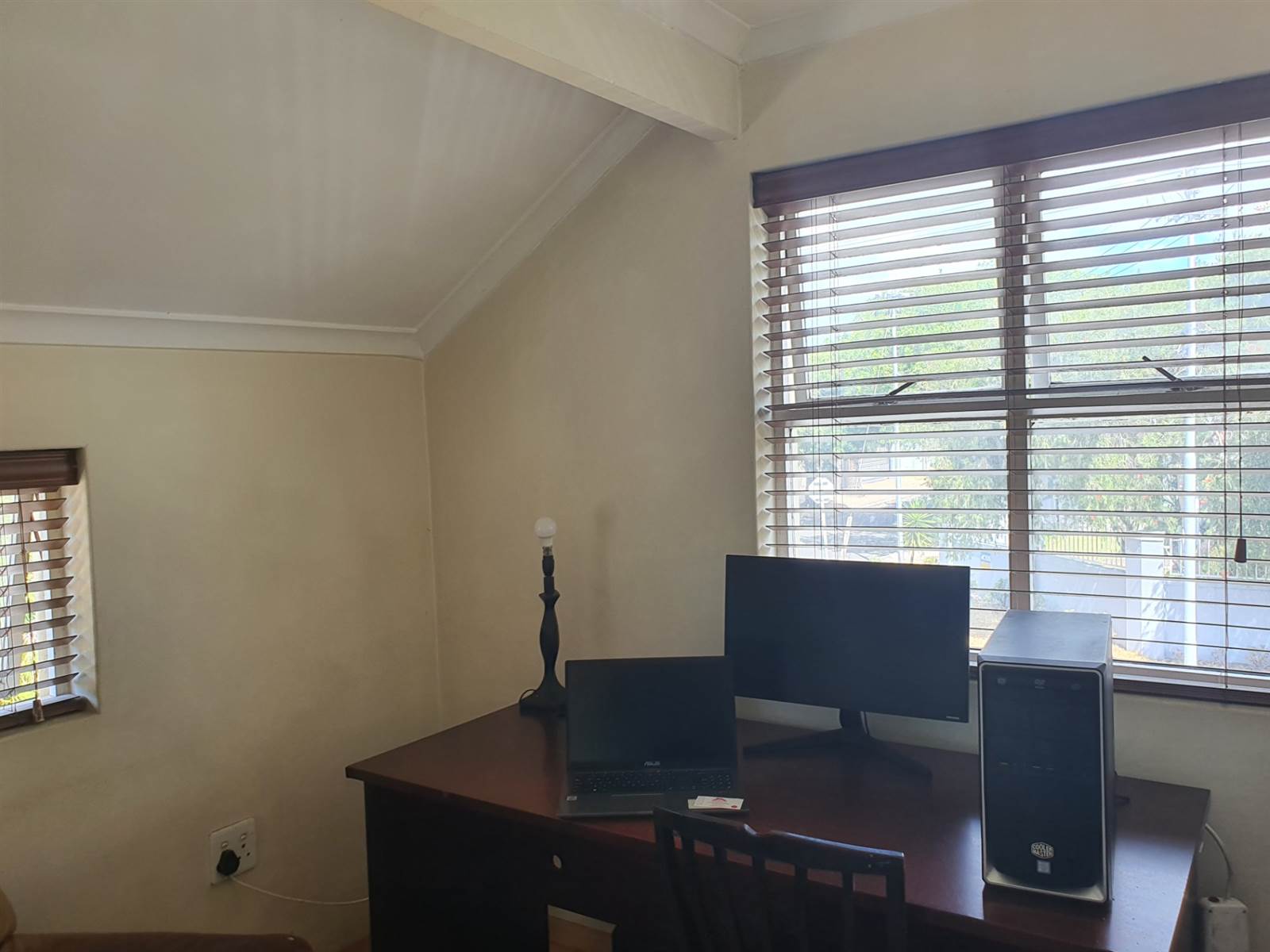 2 Bed Apartment in Rondebosch East photo number 11