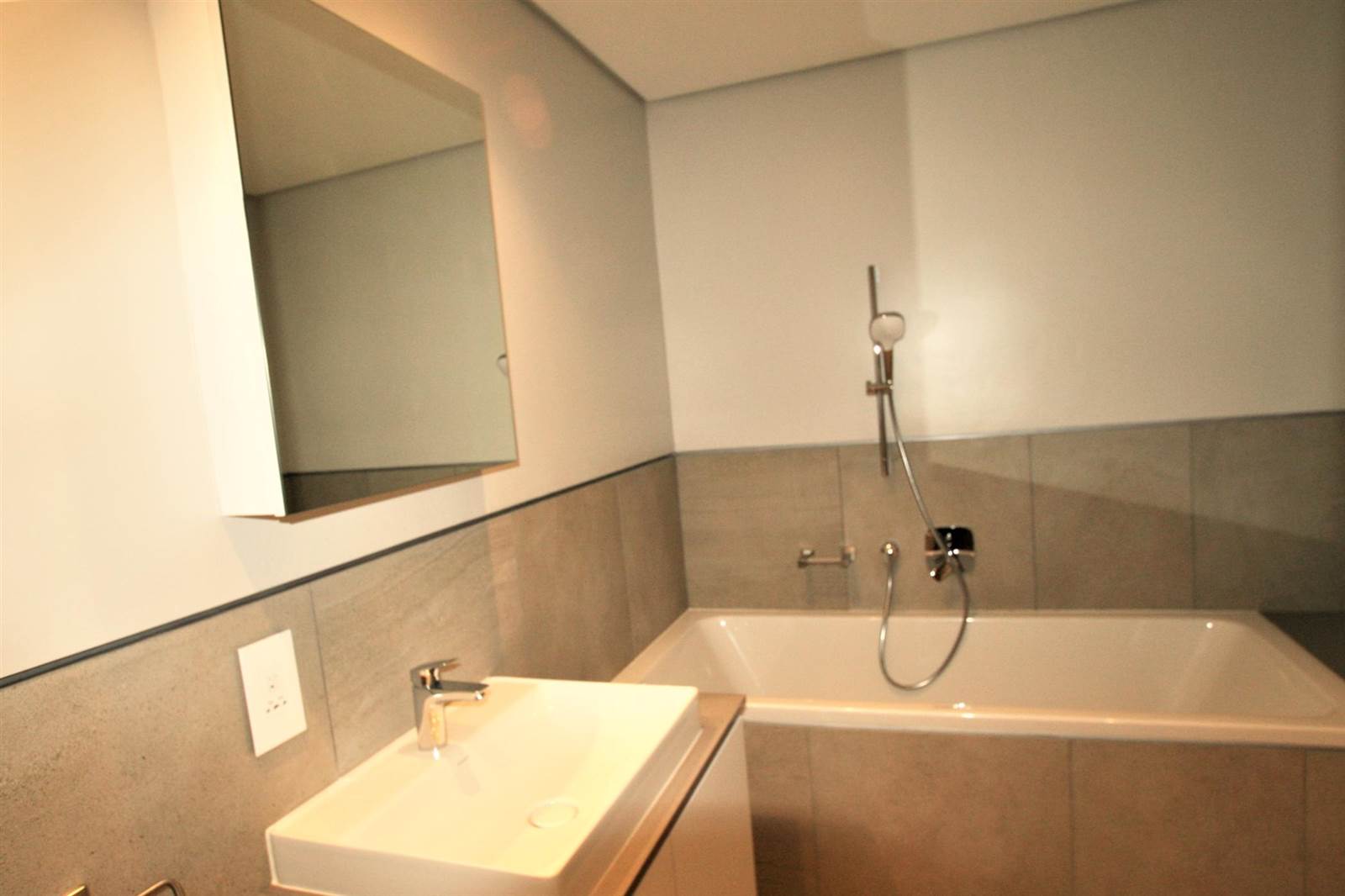 2 Bed Apartment in Melrose Arch photo number 9