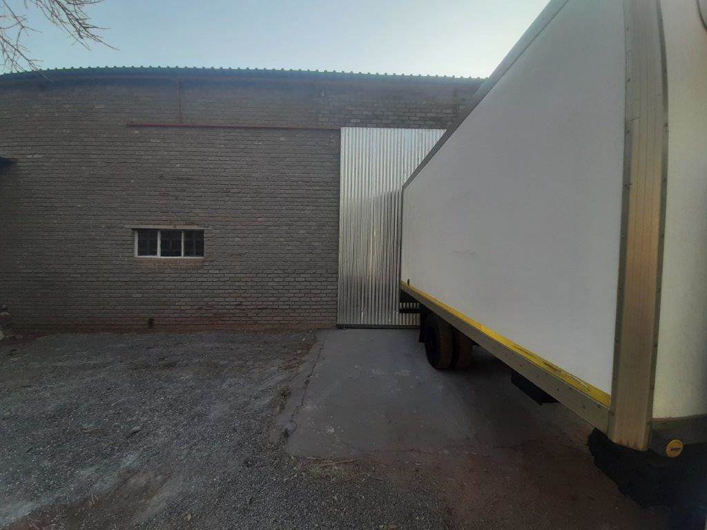1072  m² Commercial space in Waterkloof photo number 9