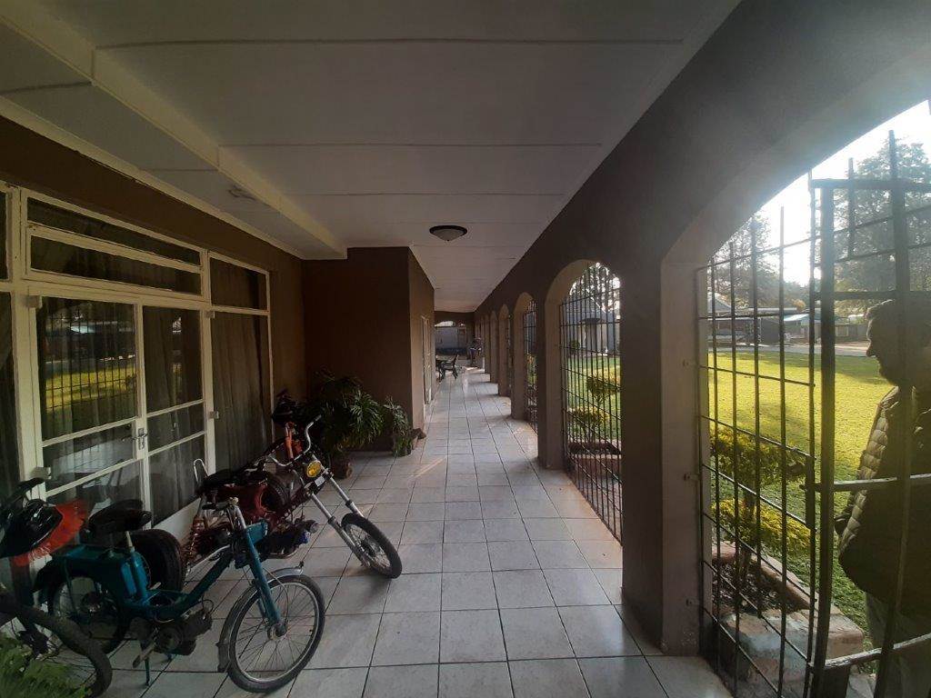 1072  m² Commercial space in Waterkloof photo number 18