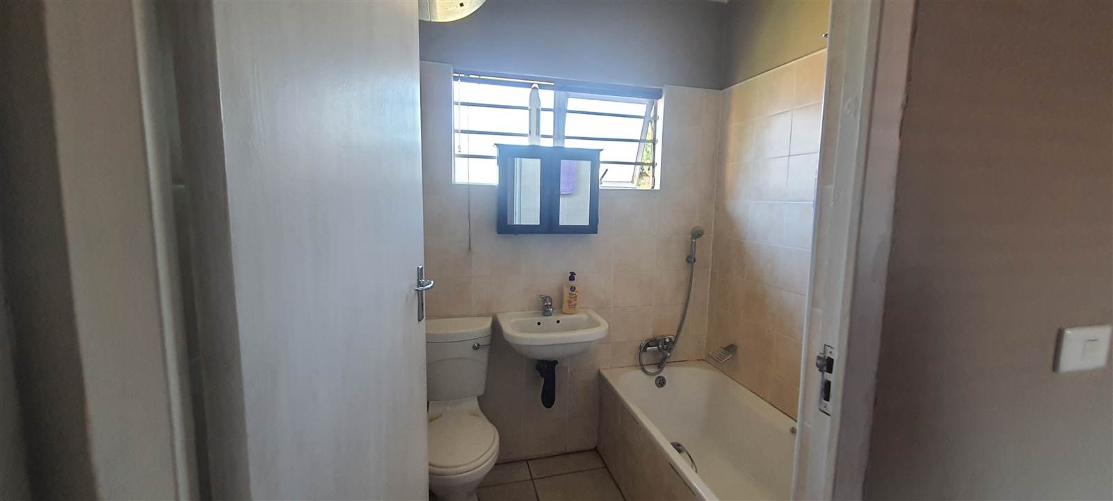 1 Bed Apartment in Tongaat Central photo number 6