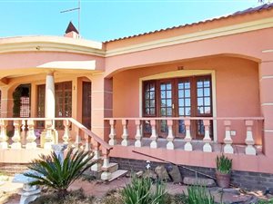 8 Bed House in Sunnyridge