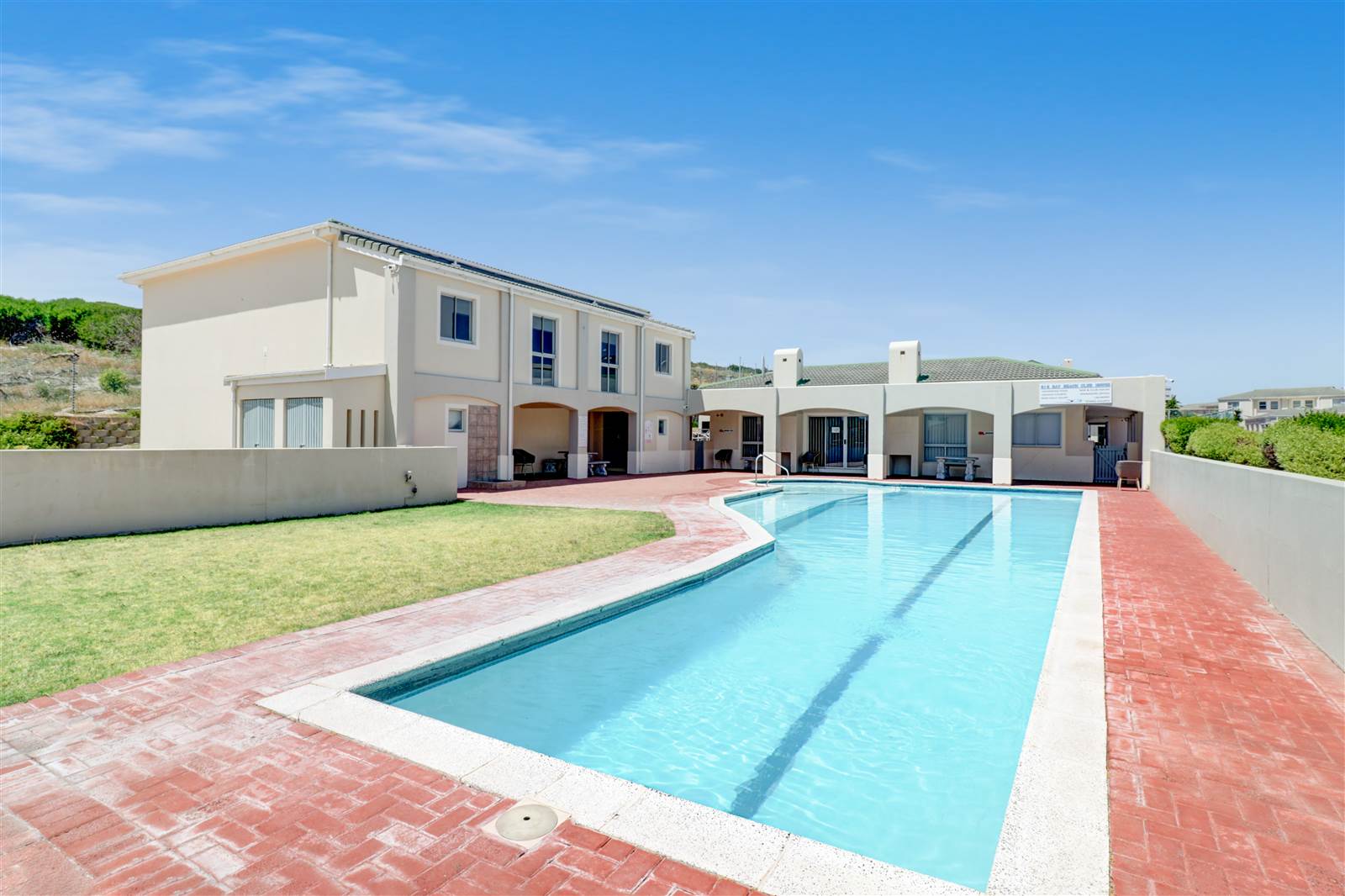 1 Bed Apartment in Bloubergstrand photo number 20
