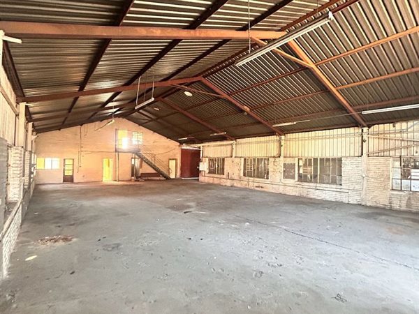 635  m² Industrial space