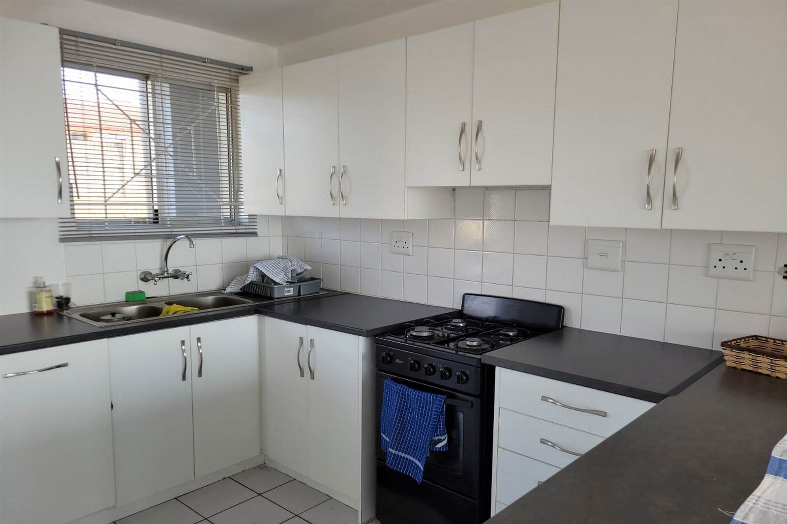 2 Bed Apartment in Winklespruit photo number 4