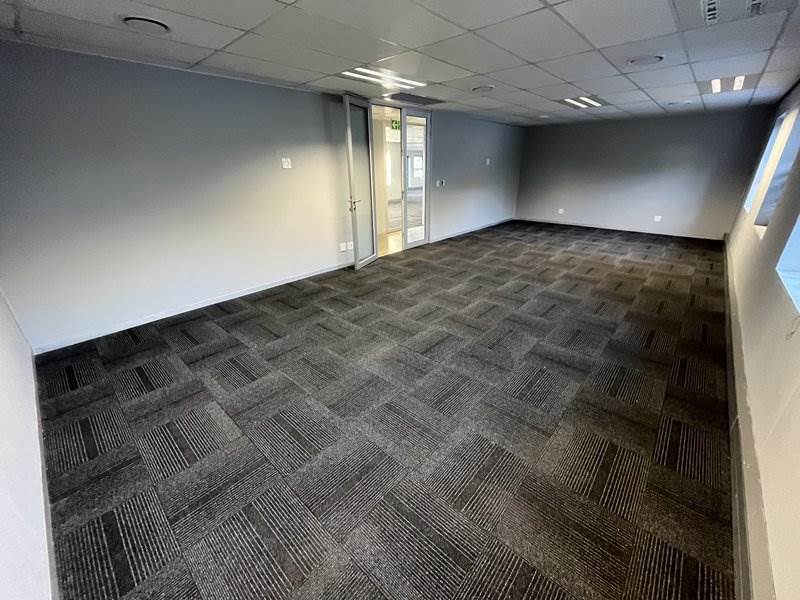 1191  m² Office Space in Woodmead photo number 7