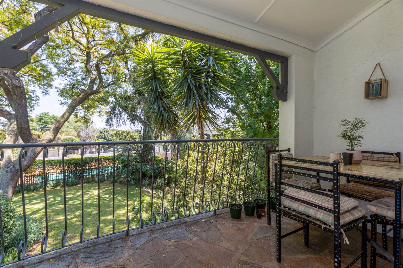 1 Bed Townhouse in Northcliff photo number 4