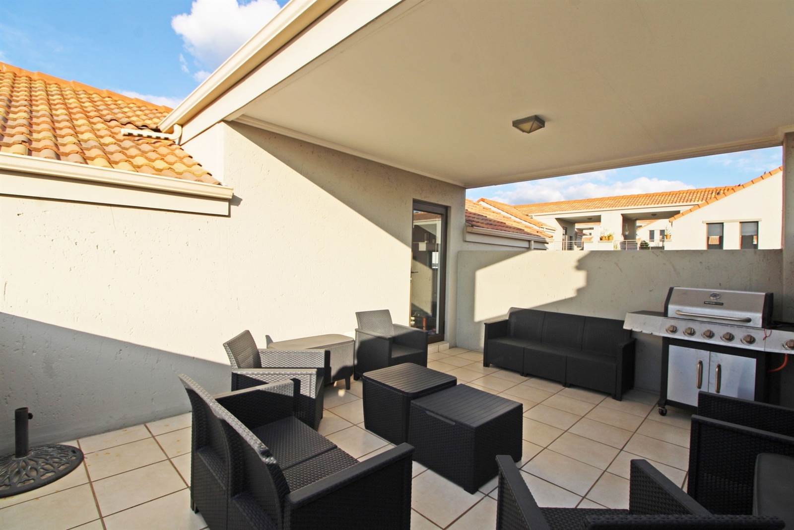 2 Bed Apartment in Bryanston photo number 21