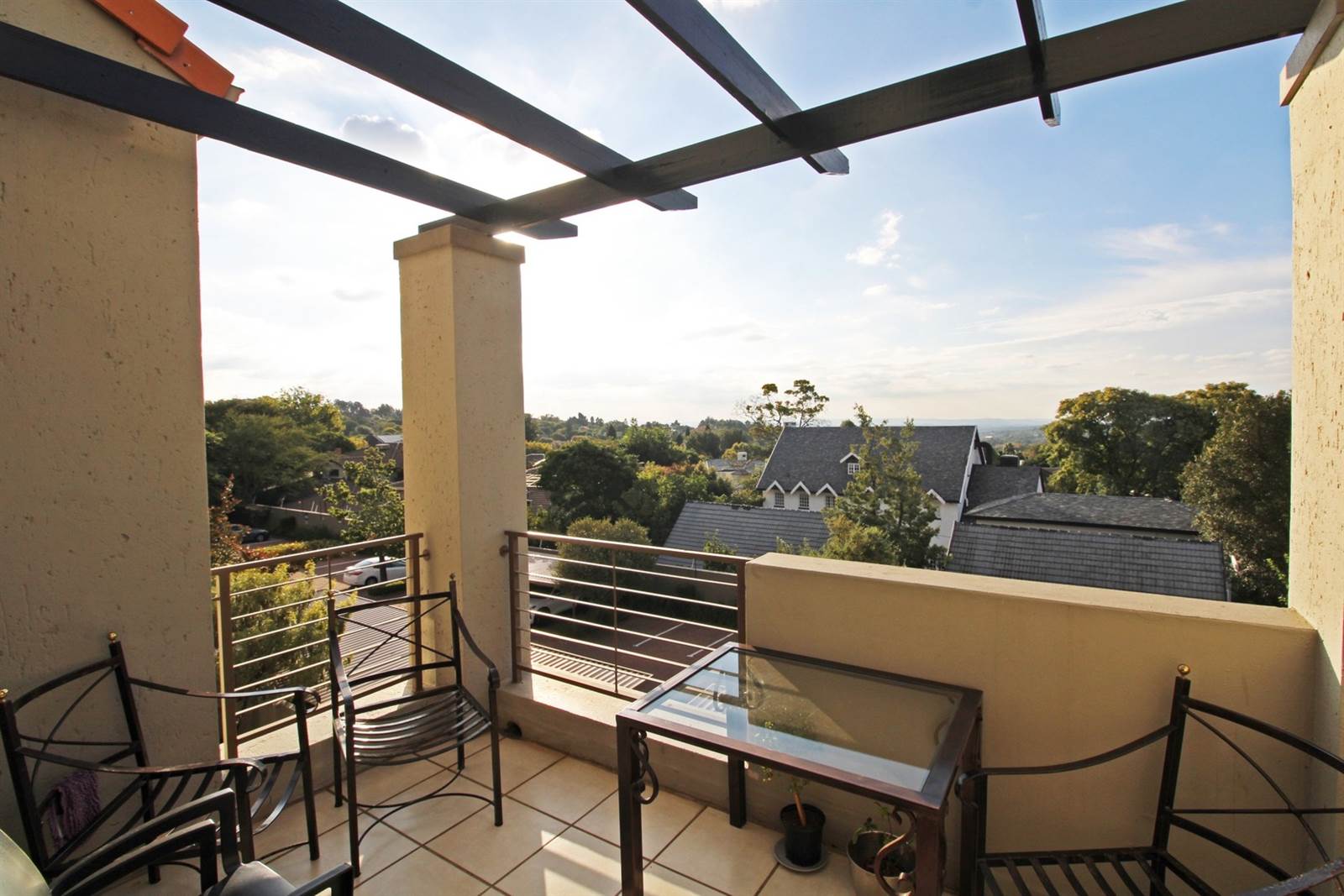 2 Bed Apartment in Bryanston photo number 9