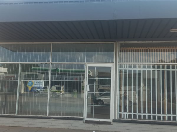 100  m² Commercial space in Vryburg
